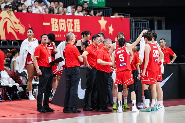 新华社:从加时险胜到20分大胜,中国女篮在历练中成长