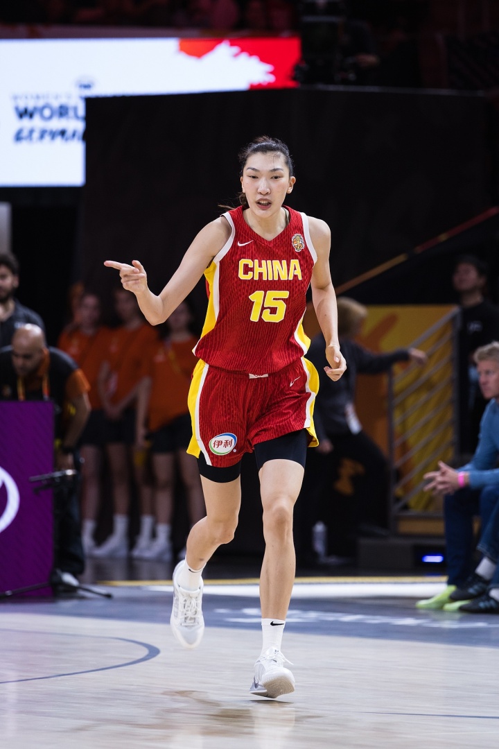 媒体人:韩旭里突外投堪称定海神针 杨舒予11助与韩旭挡拆末节无解