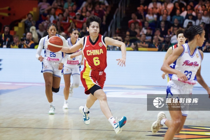媒体人:说一句“杨舒予是本场持球大核”该不会被喷成饭圈吧?